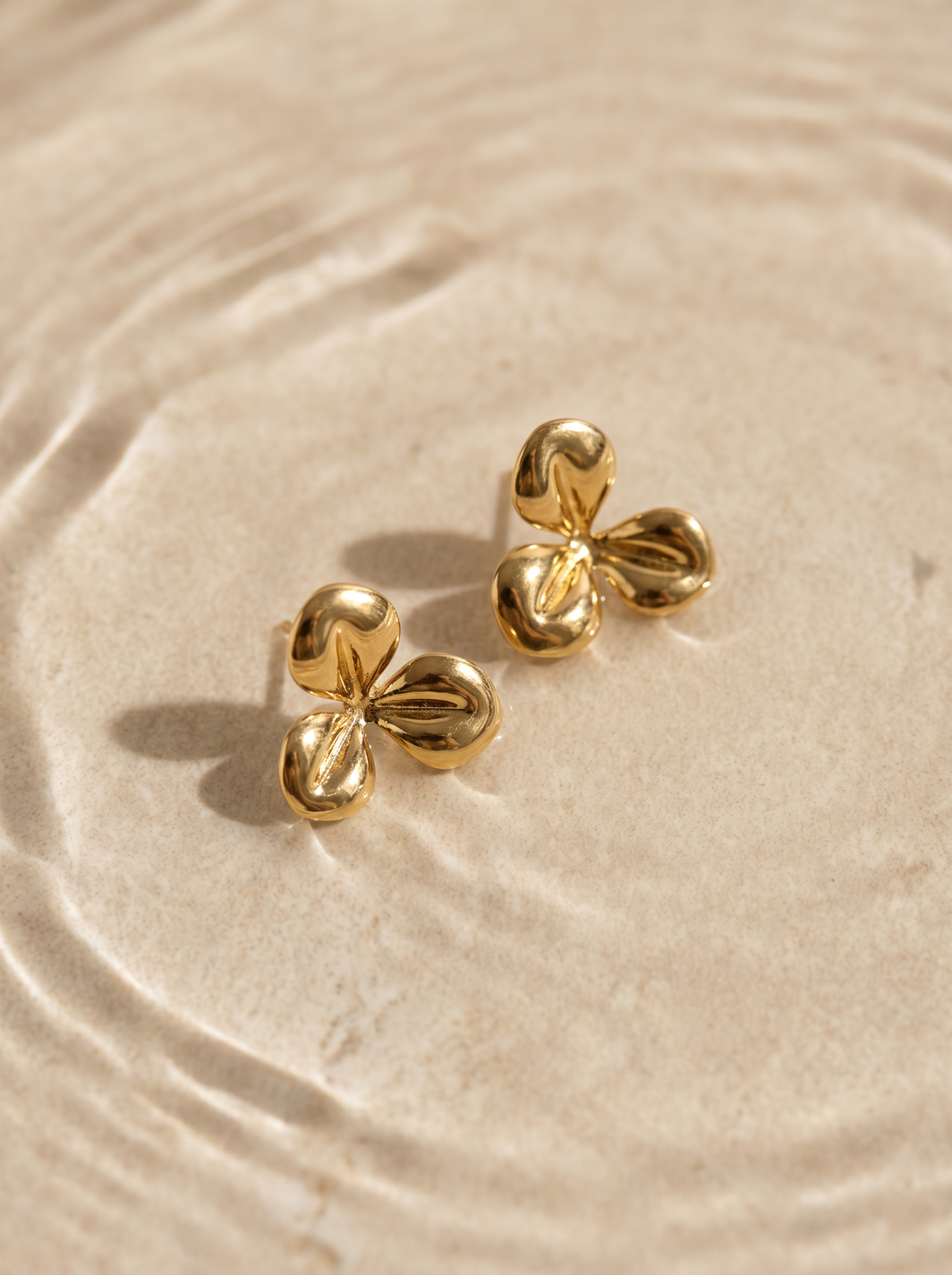3 Petal Flower Stud - Golden